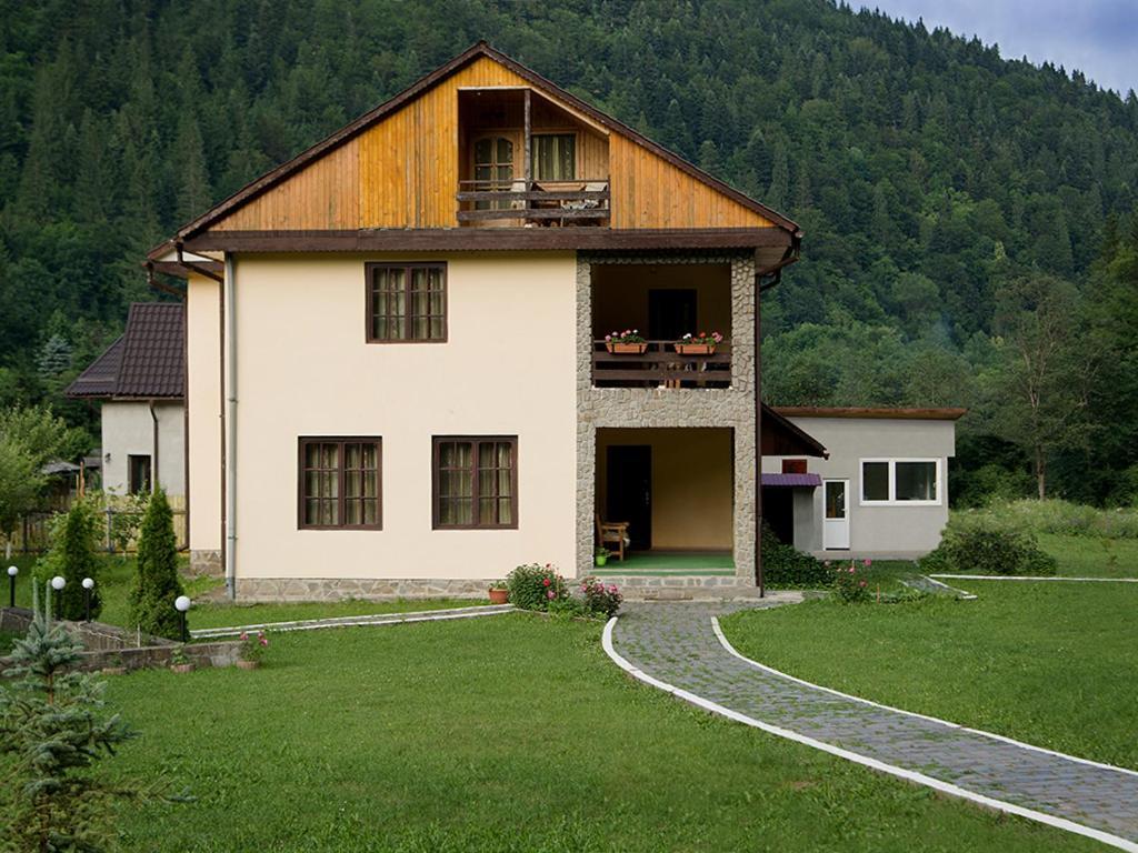 Отель Pensiunea Bobu Извору-Мунтелуй Экстерьер фото